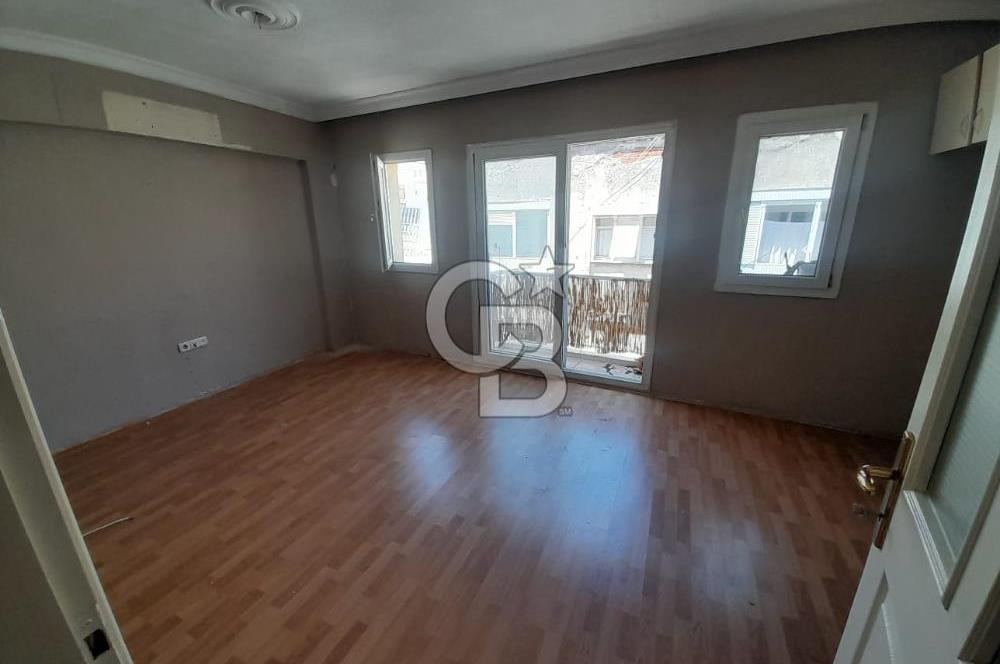 KARŞIYAKA ALAYBEY İZBANA 50 MT MESAFEDE 1+1 ASANSÖRLÜ BAKIMLI DAİRE