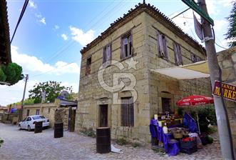 Ayvacık Yeşilyurt Köy Meydanında Satılık Taş Ev - 1 - 364348