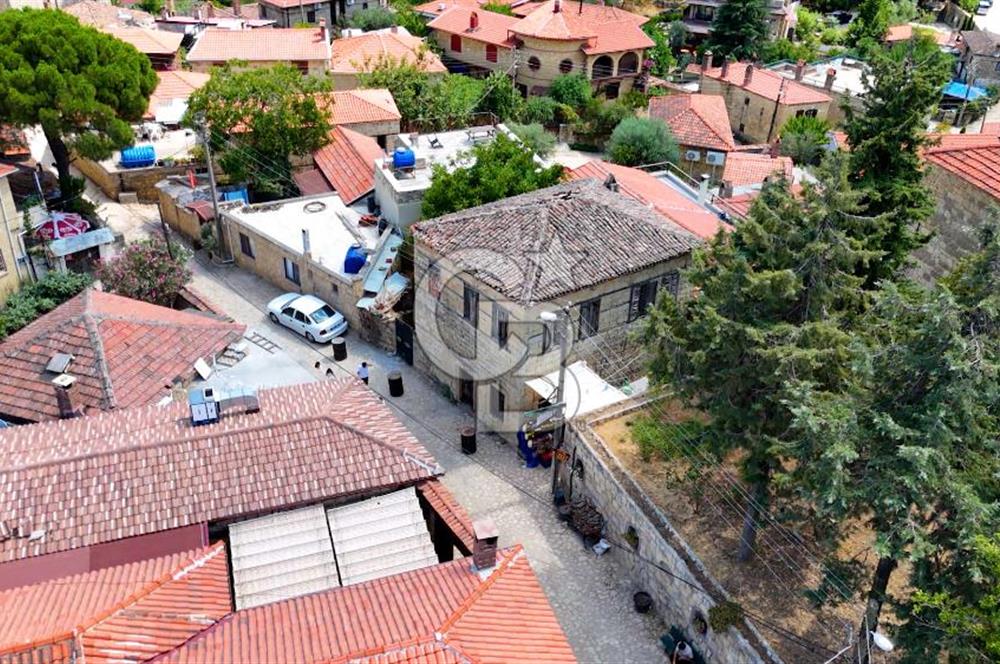 Ayvacık Yeşilyurt Köy Meydanında Satılık Taş Ev