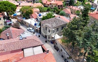 Ayvacık Yeşilyurt Köy Meydanında Satılık Taş Ev