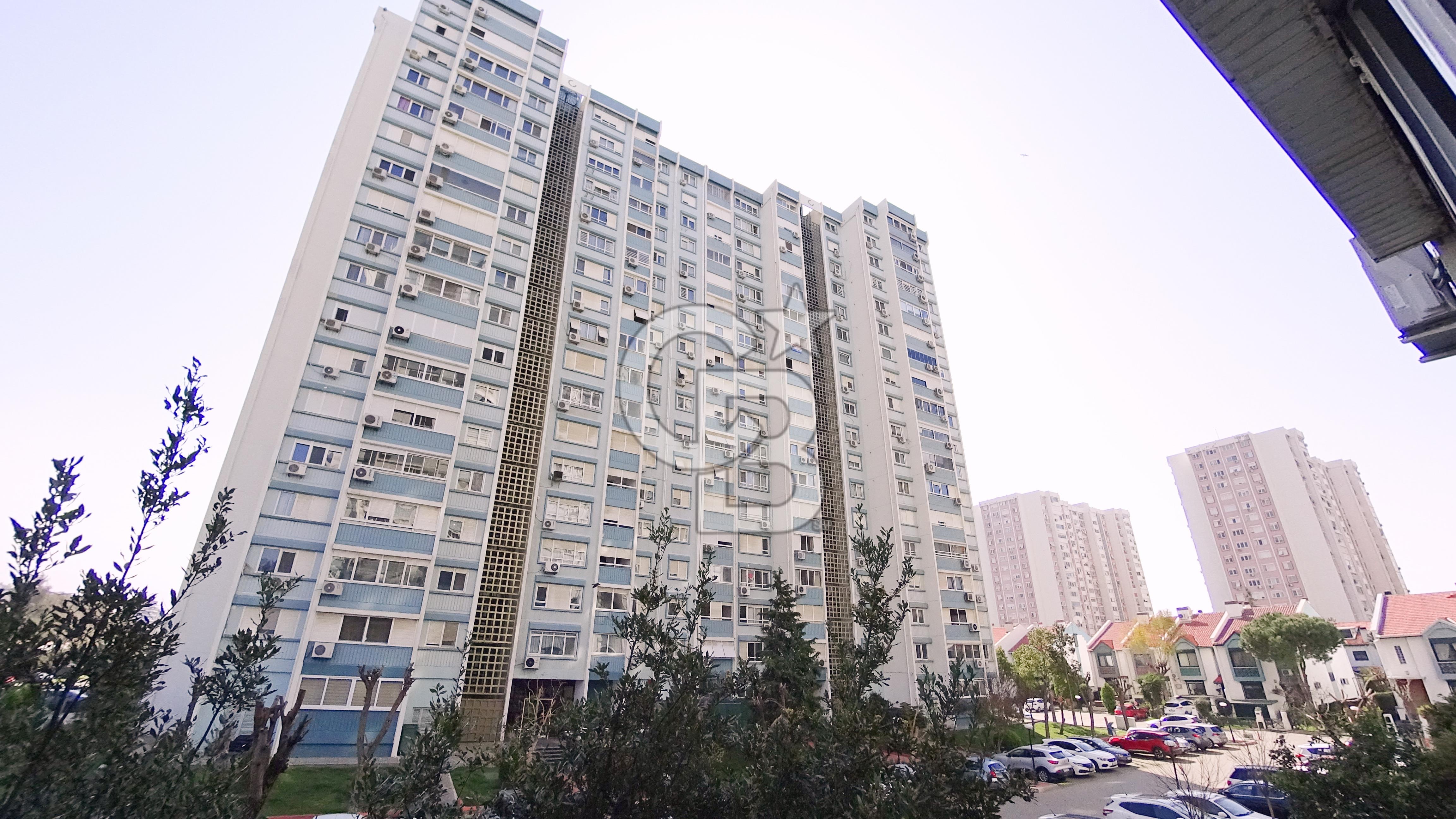 İzmir Karşıyaka Mavişehir Pamukkale 10 Kiralık 3+1 152 m² Daire