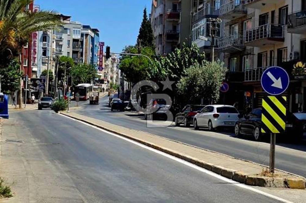 BUCA FORBEST CADDESİ’NDE MERKEZİ LOKASYONDA LÜKS EŞYALI 2+1 KİRALIK DAİRE