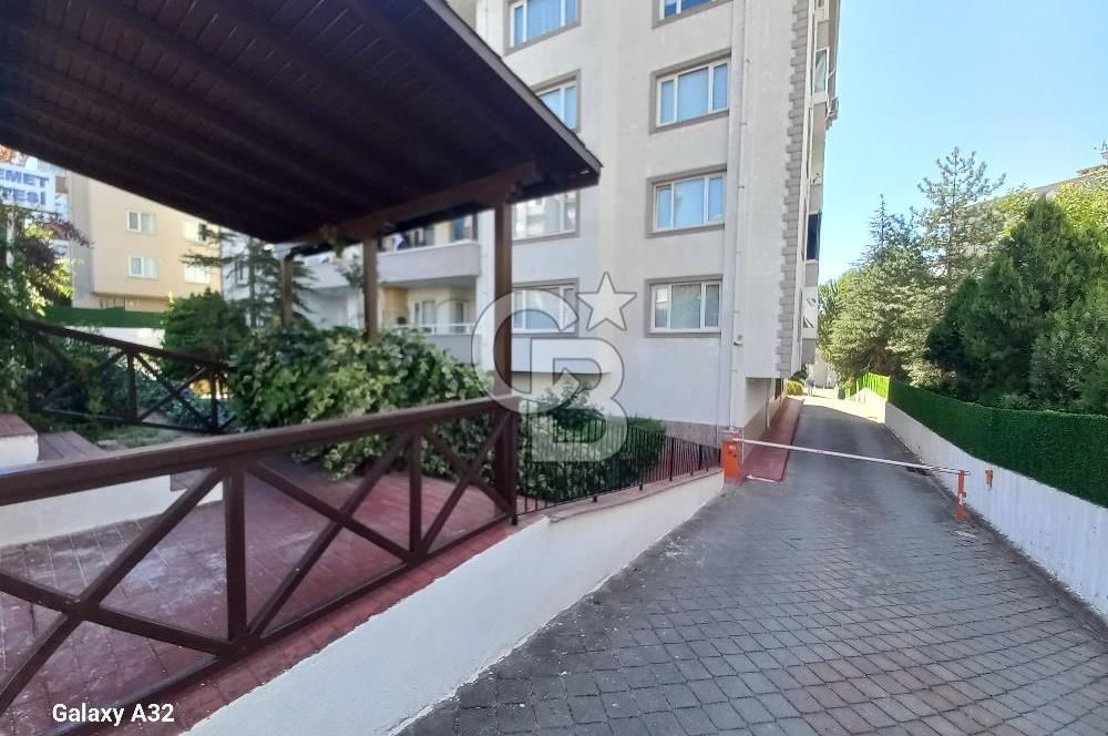 Gazi Cad. Demet Sitesi'nde Aileye Uygun, Geniş 3+1 Kiralık Daire