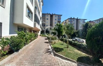Gazi Cad. Demet Sitesi'nde Aileye Uygun, Geniş 3+1 Kiralık Daire