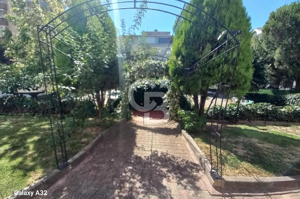 Gazi Cad. Demet Sitesi'nde Aileye Uygun, Geniş 3+1 Kiralık Daire