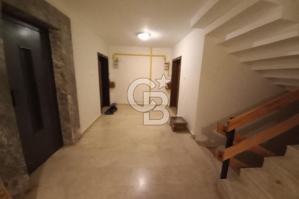 Gazi Cad. Demet Sitesi'nde Aileye Uygun, Geniş 3+1 Kiralık Daire