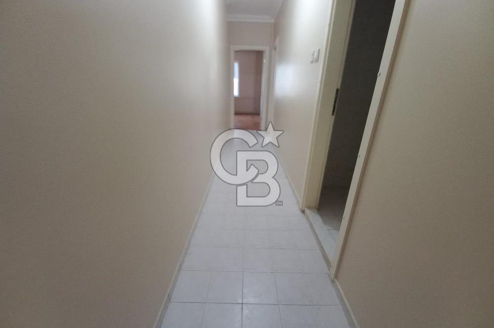 Gazi Cad. Demet Sitesi'nde Aileye Uygun, Geniş 3+1 Kiralık Daire
