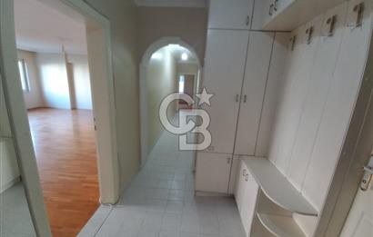 Gazi Cad. Demet Sitesi'nde Aileye Uygun, Geniş 3+1 Kiralık Daire