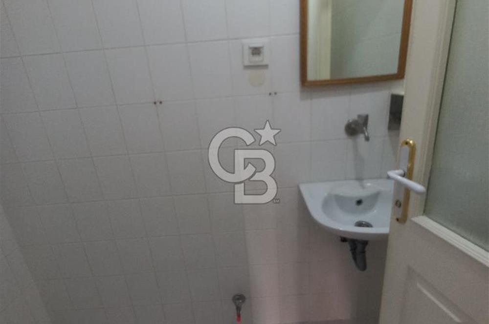 Gazi Cad. Demet Sitesi'nde Aileye Uygun, Geniş 3+1 Kiralık Daire