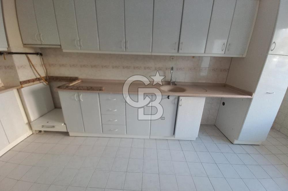 Gazi Cad. Demet Sitesi'nde Aileye Uygun, Geniş 3+1 Kiralık Daire