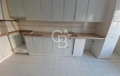 Gazi Cad. Demet Sitesi'nde Aileye Uygun, Geniş 3+1 Kiralık Daire
