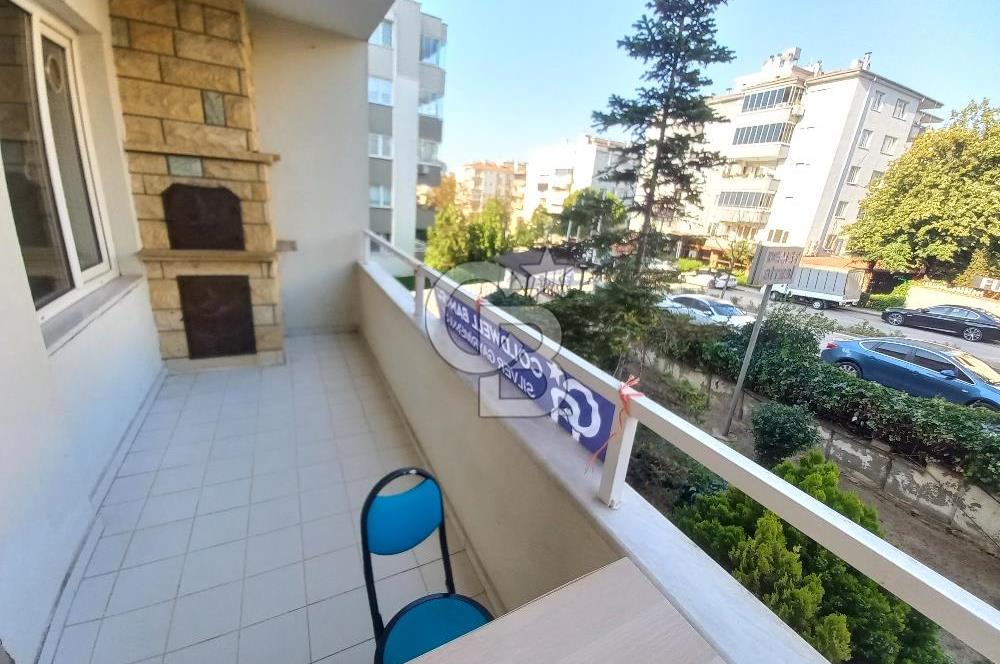 Gazi Cad. Demet Sitesi'nde Aileye Uygun, Geniş 3+1 Kiralık Daire