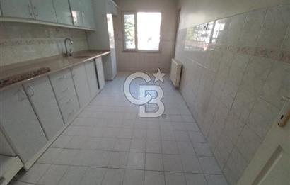 Gazi Cad. Demet Sitesi'nde Aileye Uygun, Geniş 3+1 Kiralık Daire