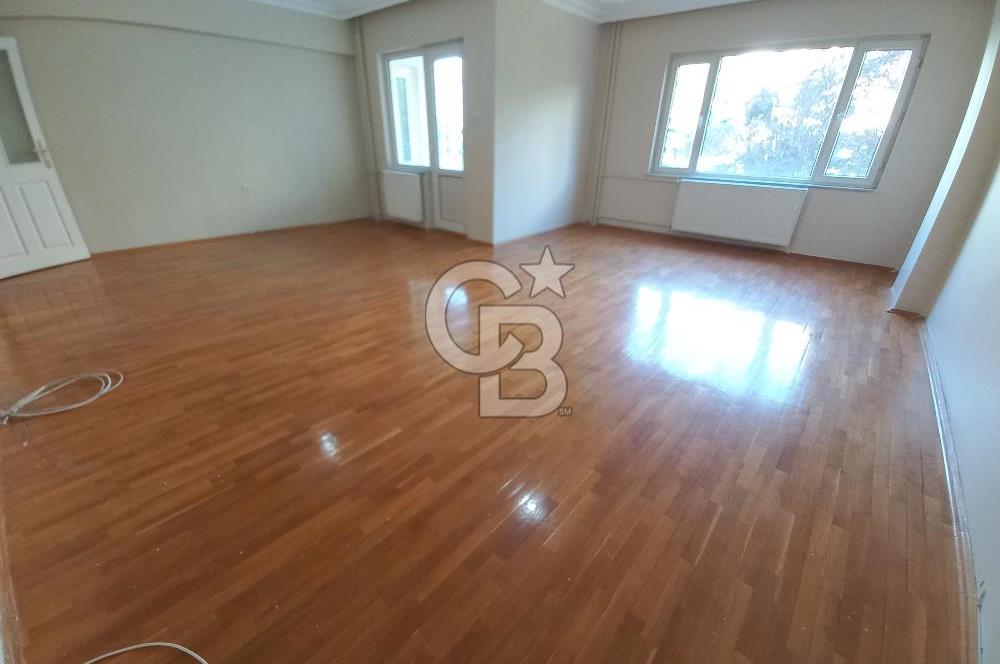 Gazi Cad. Demet Sitesi'nde Aileye Uygun, Geniş 3+1 Kiralık Daire
