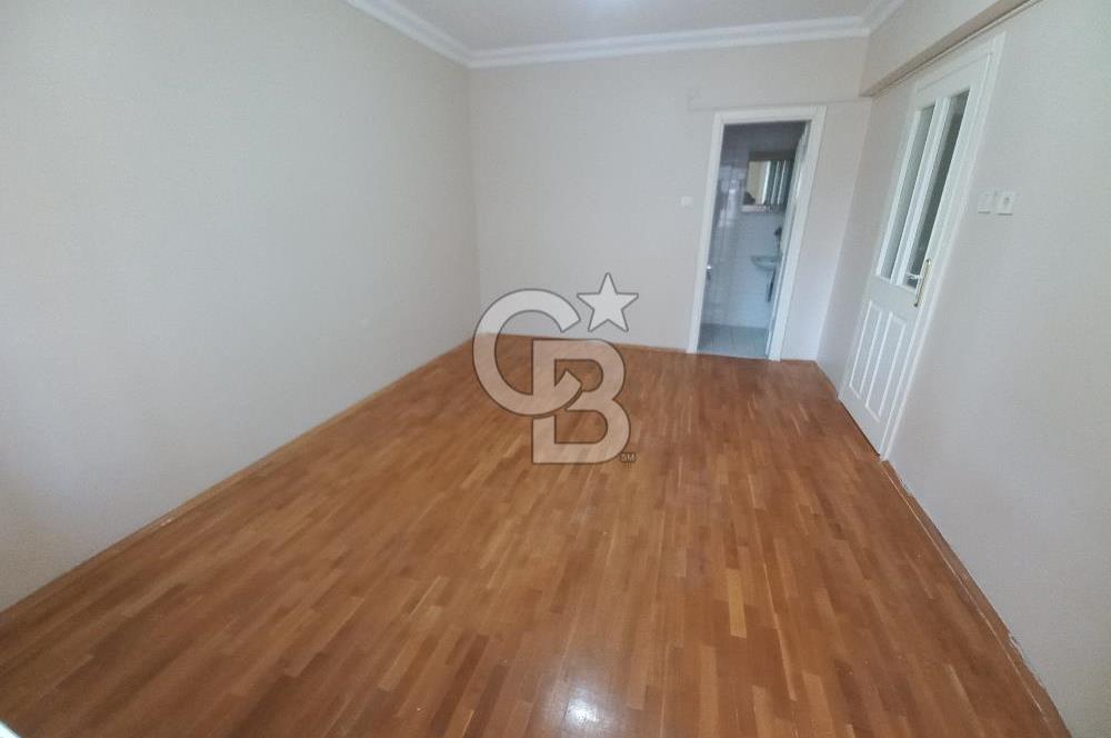 Gazi Cad. Demet Sitesi'nde Aileye Uygun, Geniş 3+1 Kiralık Daire
