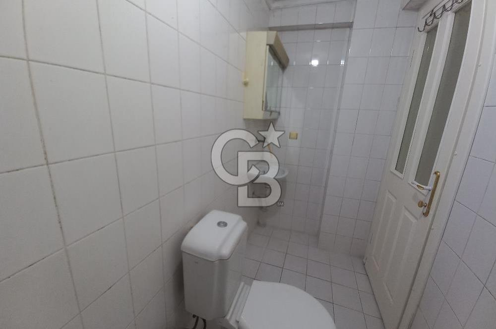 Gazi Cad. Demet Sitesi'nde Aileye Uygun, Geniş 3+1 Kiralık Daire