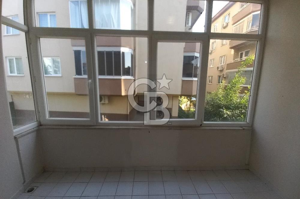 Gazi Cad. Demet Sitesi'nde Aileye Uygun, Geniş 3+1 Kiralık Daire
