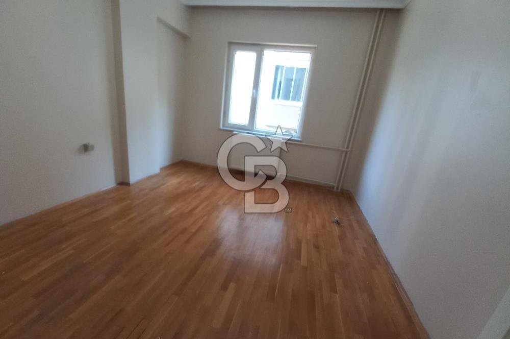 Gazi Cad. Demet Sitesi'nde Aileye Uygun, Geniş 3+1 Kiralık Daire