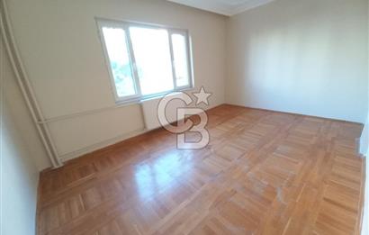 Gazi Cad. Demet Sitesi'nde Aileye Uygun, Geniş 3+1 Kiralık Daire