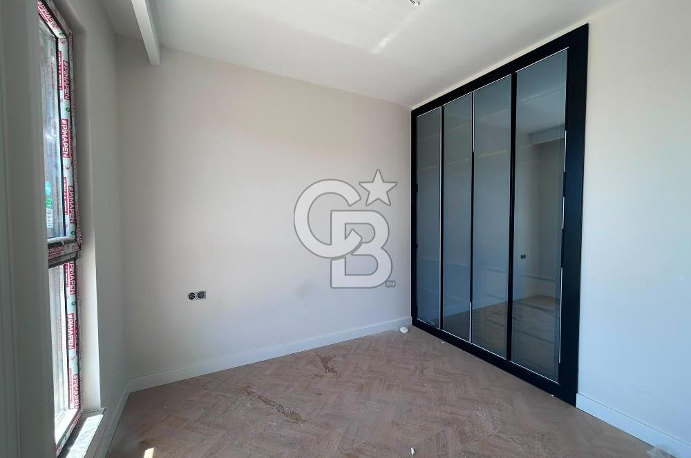 GAMADOR PARLA A BLOK'TA GÖL MANZARALI TERASLI 1+1 SATILIK DAİRE