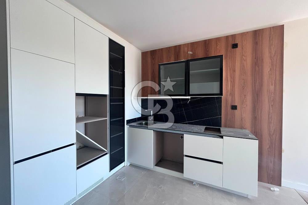 GAMADOR PARLA A BLOK'TA GÖL MANZARALI TERASLI 1+1 SATILIK DAİRE