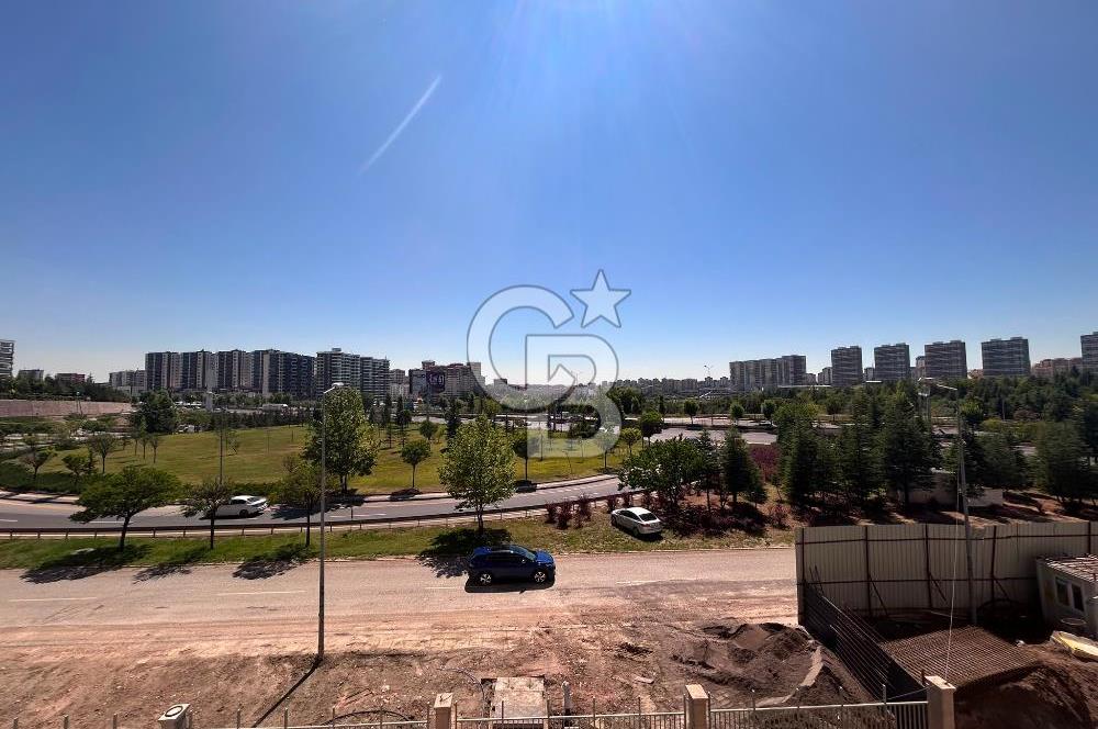 GAMADOR PARLA A BLOK'TA GÖL MANZARALI TERASLI 1+1 SATILIK DAİRE