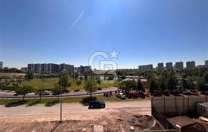 GAMADOR PARLA A BLOK'TA GÖL MANZARALI TERASLI 1+1 SATILIK DAİRE