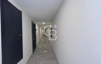 GAMADOR PARLA A BLOK'TA GÖL MANZARALI TERASLI 1+1 SATILIK DAİRE