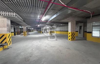 GAMADOR PARLA A BLOK'TA GÖL MANZARALI TERASLI 1+1 SATILIK DAİRE