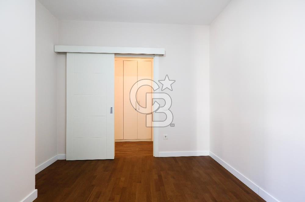 Suadiye Noter Sokak'ta Satılık 3+1 Daire