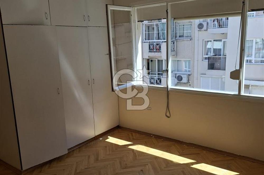 Göztepe Sahile Yakın Kiralık 2+1 Boş Daire