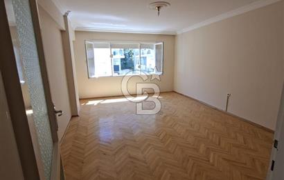 Göztepe Sahile Yakın Kiralık 2+1 Boş Daire