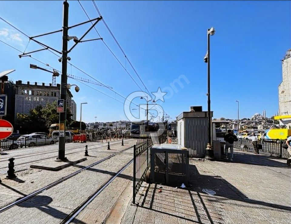 KEMANKEŞ'DE KARAKÖY PASAJ'INDA 4.KAT 10M2  DÜKKAN