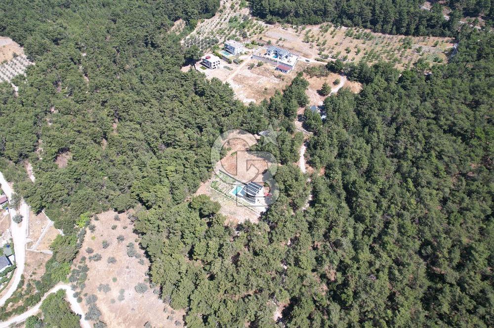BORNOVA YAKAKÖYDE 1400 M2 SATILIK TARLA