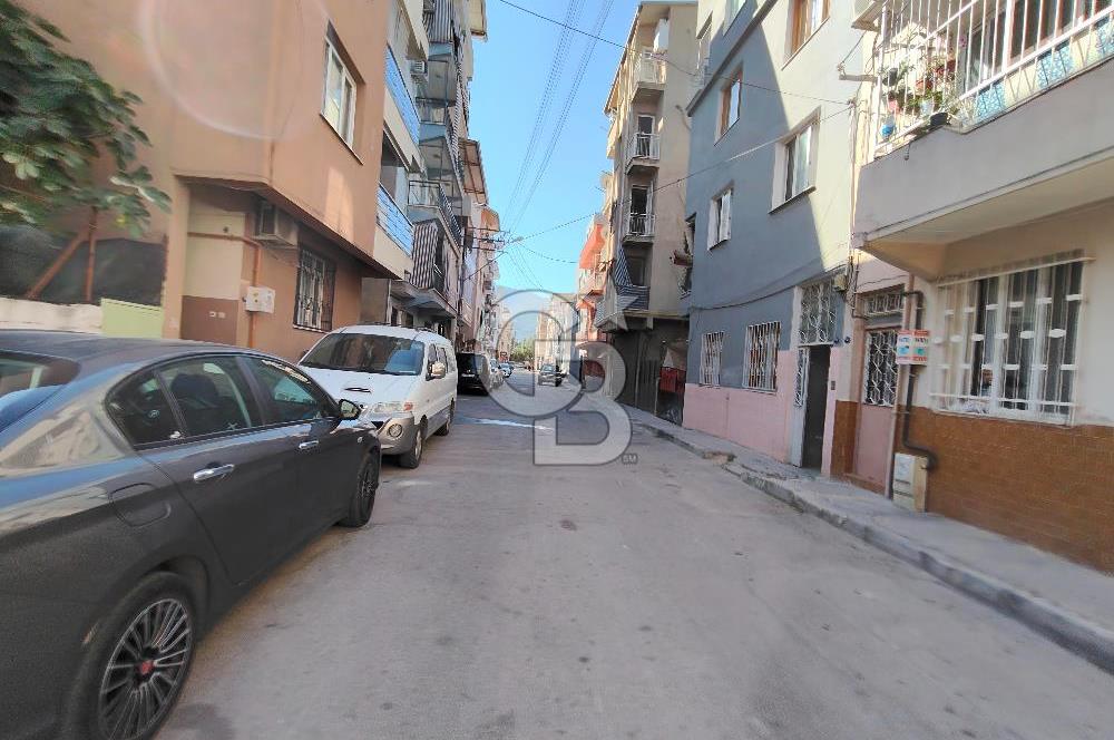 BORNOVA ÜMİT MAHALLESİ'NDE SATILIK 3 KATLI KOMPLE BİNA