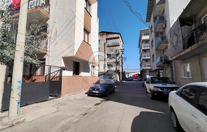 BORNOVA ÜMİT MAHALLESİ'NDE SATILIK 3 KATLI KOMPLE BİNA