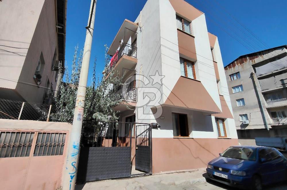 BORNOVA ÜMİT MAHALLESİ'NDE SATILIK 3 KATLI KOMPLE BİNA