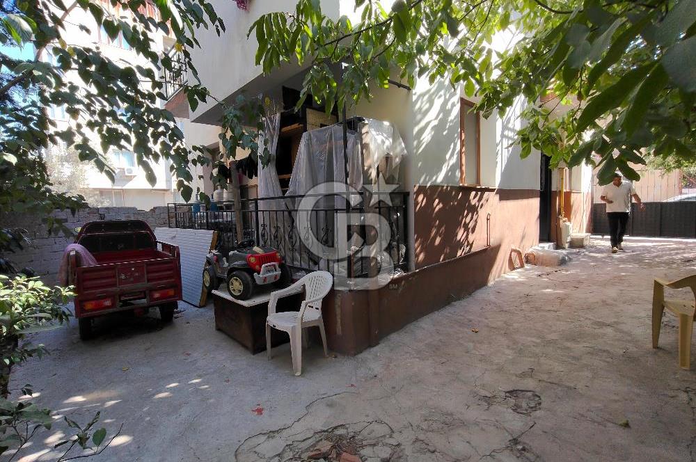 BORNOVA ÜMİT MAHALLESİ'NDE SATILIK 3 KATLI KOMPLE BİNA