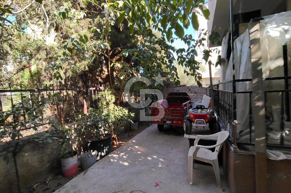 BORNOVA ÜMİT MAHALLESİ'NDE SATILIK 3 KATLI KOMPLE BİNA