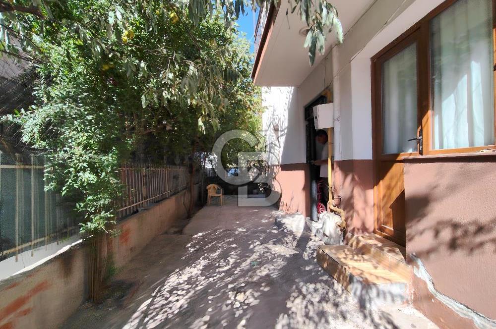 BORNOVA ÜMİT MAHALLESİ'NDE SATILIK 3 KATLI KOMPLE BİNA