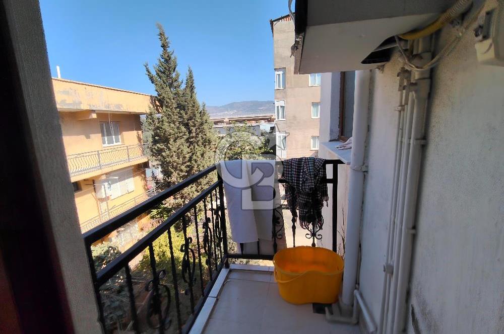 BORNOVA ÜMİT MAHALLESİ'NDE SATILIK 3 KATLI KOMPLE BİNA