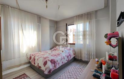 BORNOVA ÜMİT MAHALLESİ'NDE SATILIK 3 KATLI KOMPLE BİNA
