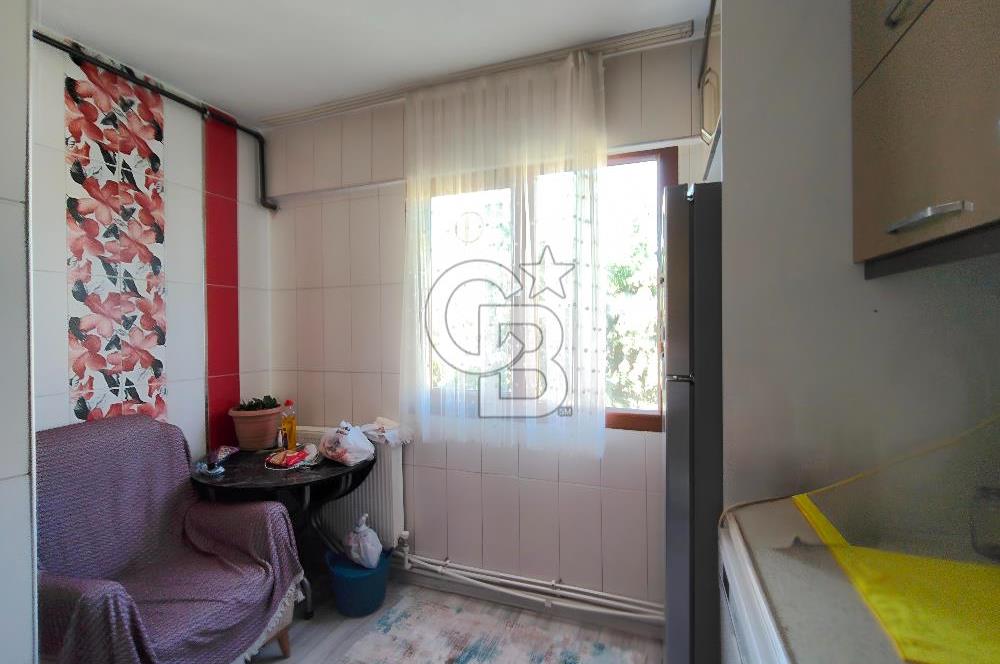BORNOVA ÜMİT MAHALLESİ'NDE SATILIK 3 KATLI KOMPLE BİNA