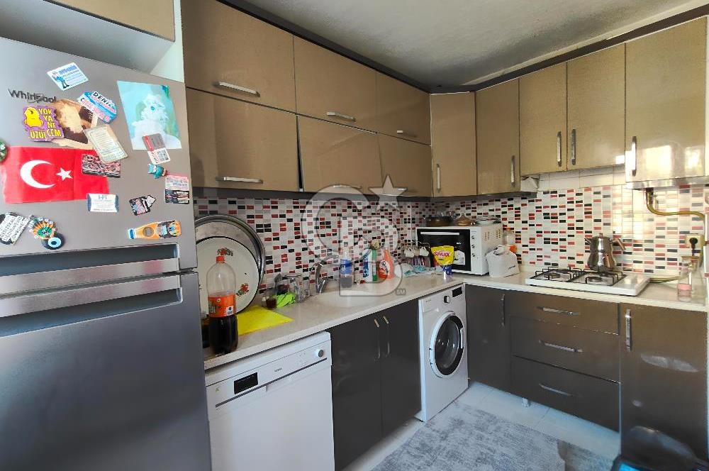 BORNOVA ÜMİT MAHALLESİ'NDE SATILIK 3 KATLI KOMPLE BİNA