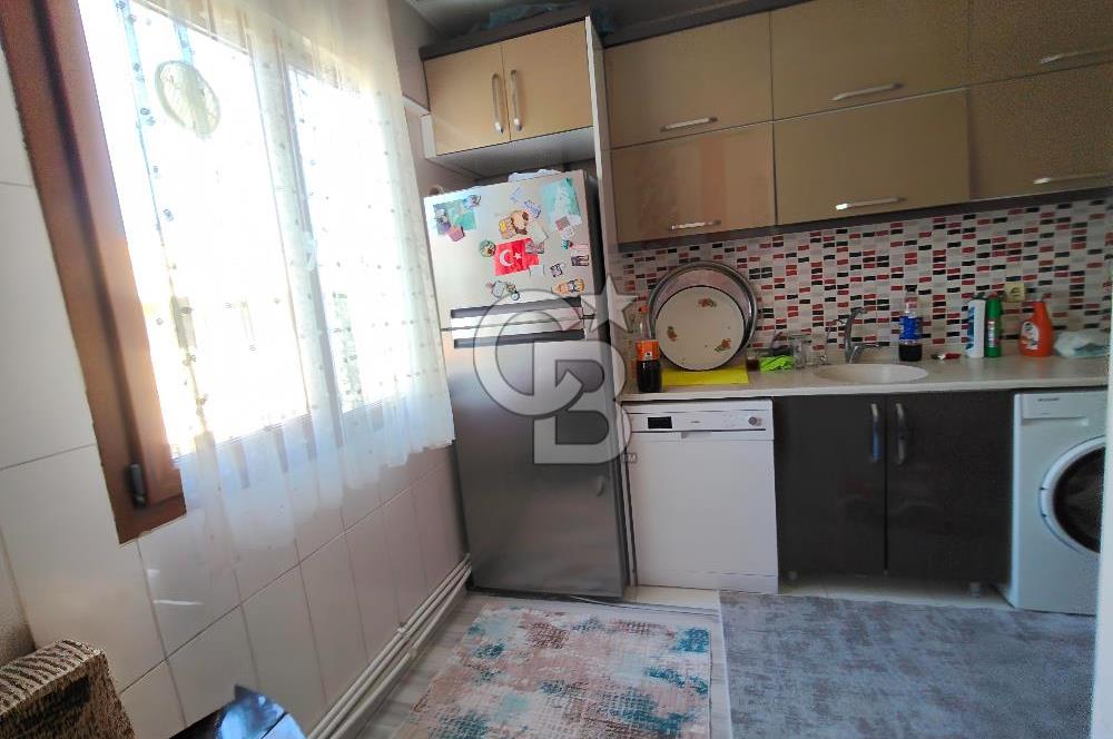BORNOVA ÜMİT MAHALLESİ'NDE SATILIK 3 KATLI KOMPLE BİNA