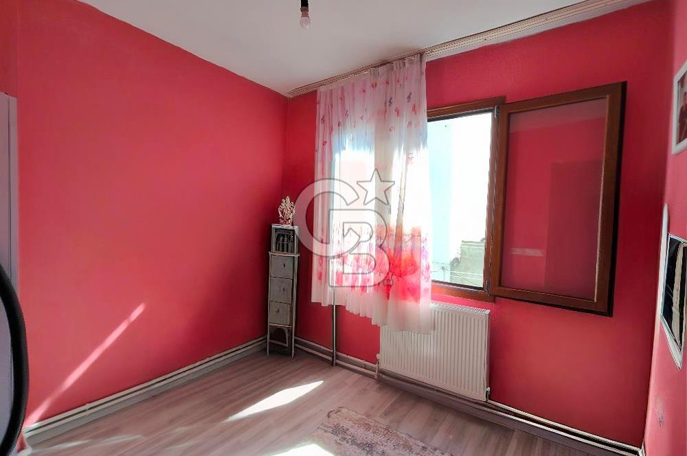 BORNOVA ÜMİT MAHALLESİ'NDE SATILIK 3 KATLI KOMPLE BİNA