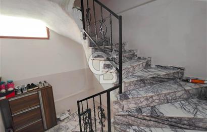 BORNOVA ÜMİT MAHALLESİ'NDE SATILIK 3 KATLI KOMPLE BİNA