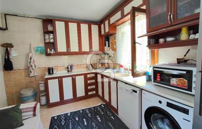 BORNOVA ÜMİT MAHALLESİ'NDE SATILIK 3 KATLI KOMPLE BİNA
