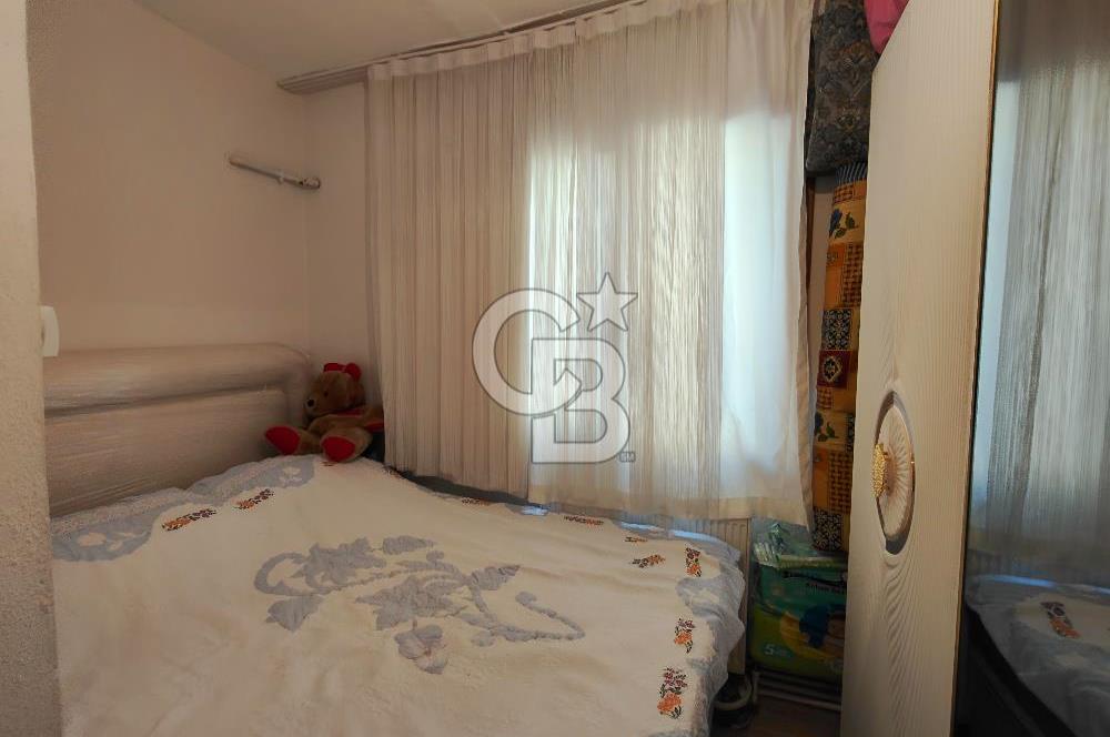 BORNOVA ÜMİT MAHALLESİ'NDE SATILIK 3 KATLI KOMPLE BİNA