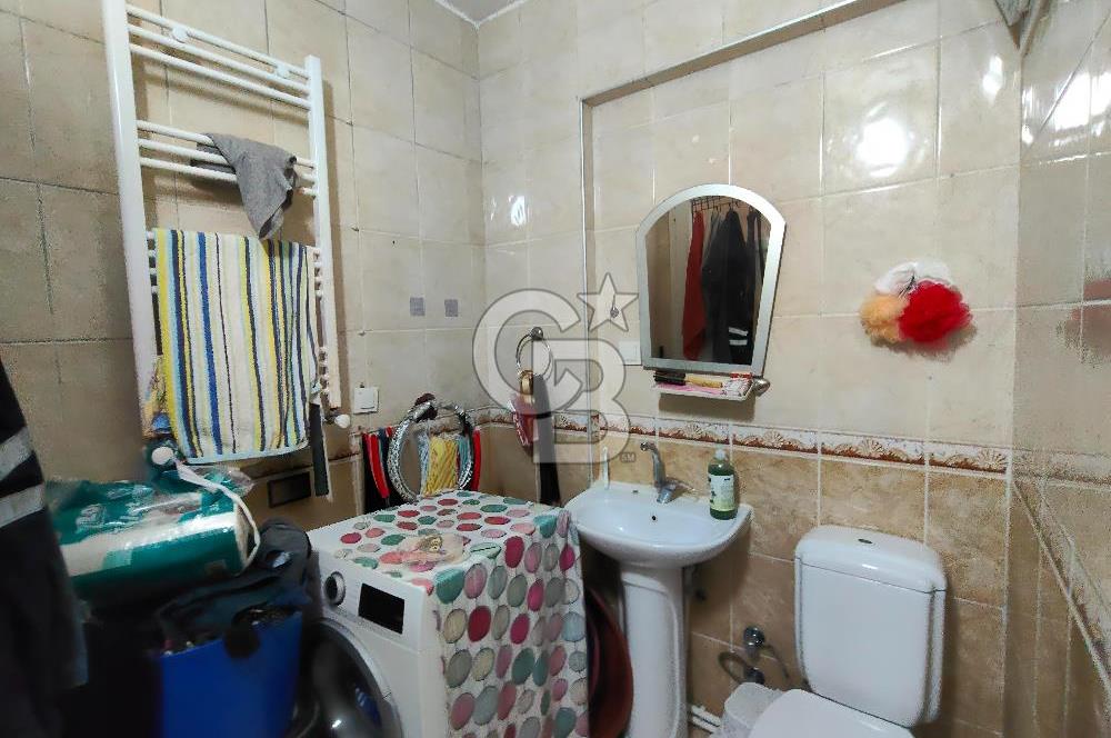 BORNOVA ÜMİT MAHALLESİ'NDE SATILIK 3 KATLI KOMPLE BİNA